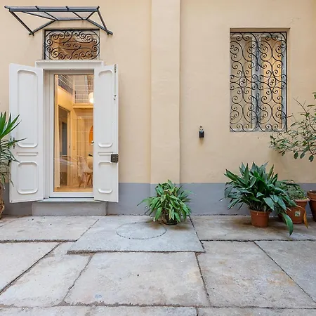 Madamin 9 - Contemporary In A Prestigious Building