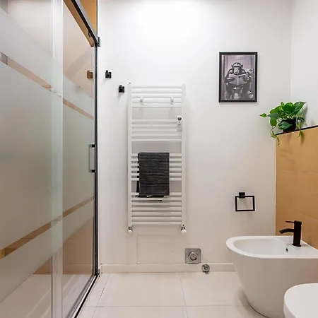 Madamin 9 - Contemporary In A Prestigious Building *