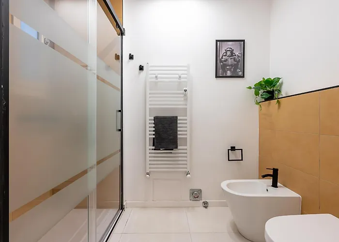 Madamin 9 - Contemporary In A Prestigious Building *